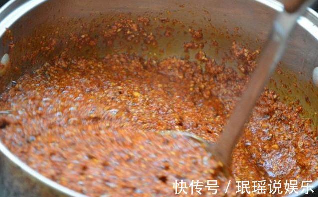 辣椒油怎么炸才香凉皮店老板的秘制配方,简单易学,拌啥都好吃