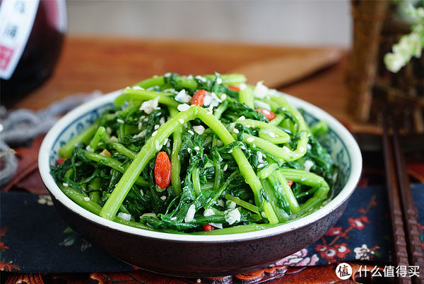 爽脆|日常三餐 篇五十二：入秋了，吃茼蒿正是好时候，教你简单做法，爽脆清香家人都爱吃