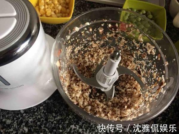 女儿放假非要住外婆家，说外婆做饭好吃，发来照片一看，惊了！