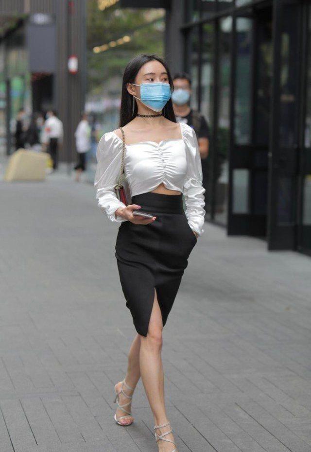 气质|银色上衣搭配黑色过膝裙,简约时尚,气质迷人