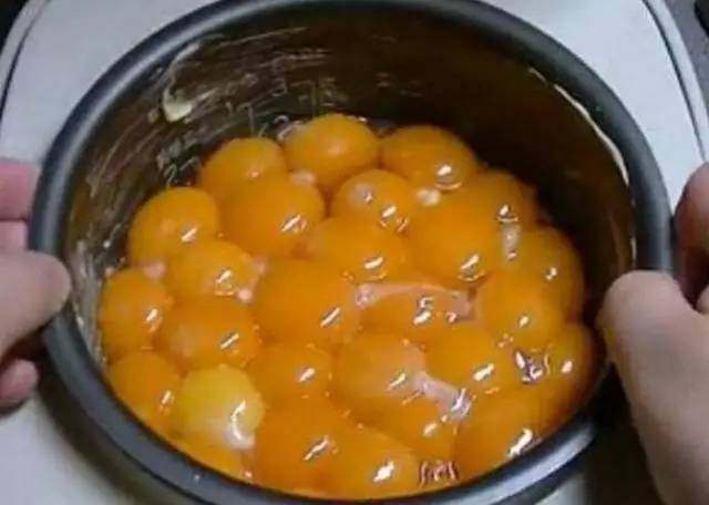 米饭|婆婆往米饭上打了30个鸡蛋，一揭开锅盖，全家人不淡定