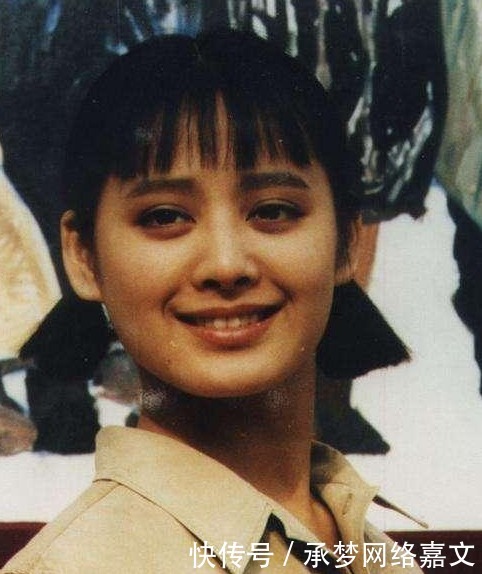 普罗大众 嫌弃航空餐,剧组骂导演,怼天怼地的宁静,却把温柔给了他