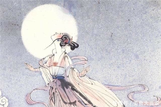 美国白富美为实现飞行梦,花200万在背部植入鸟翅,最后结果如何