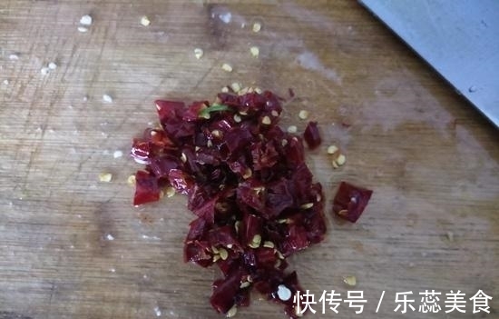 蒜条|“它”是猪身上的宝,孩子常吃身体强壮长高个,隔三差五就要吃!