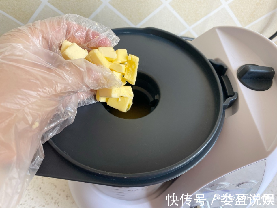 奶香美味的牛角面包，无需手套膜简单容易做，比包子馒头还省事