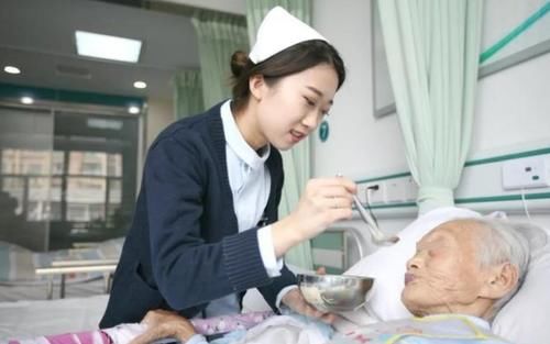 小张|处理病人隐私时,女护士不害羞吗?医护人员这样回答