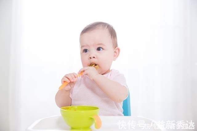 生长发育|宝宝辅食添加有讲究,家长容易掉进七个坑,别等害了娃才后悔