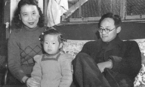 去世|长寿是一种折磨,妻子去世后,他伴着骨灰度日:她是我生命一部分