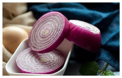 好处|洋葱好处多多，但尽量不要和它们一起炒，或许会对身体有影响