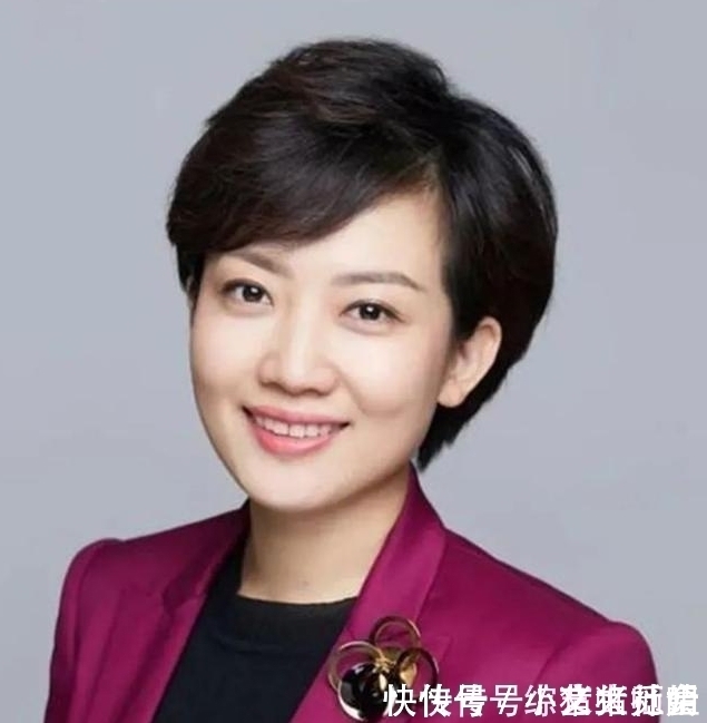 书法$央视三大未婚美女的书法各具魅力,堪称人美字牛,才气飞扬!