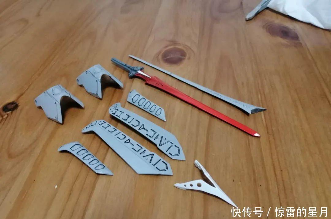 白模|高达模型秀带着GK白模来屠村,就问一句后浪们可怕不可怕!