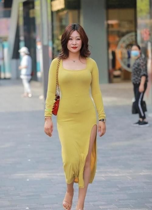 时髦 连衣裙的特别搭配,设计简约大方,时髦显瘦