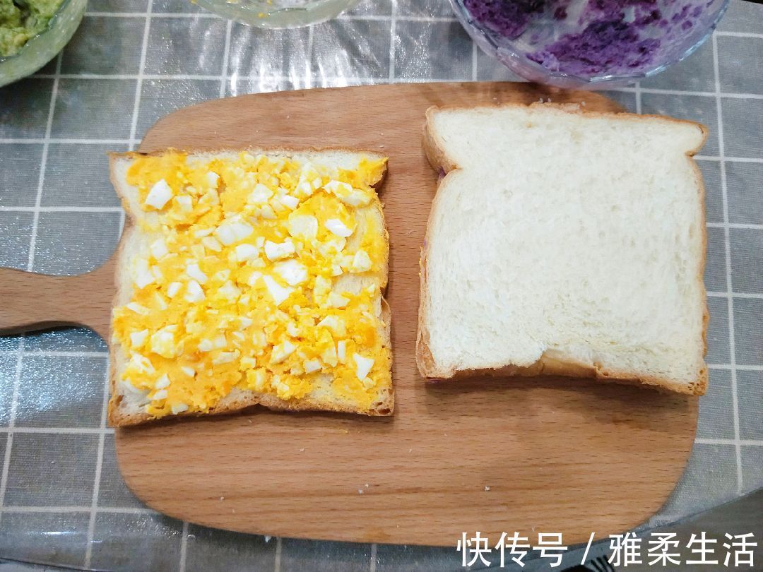 面包片|颜值高的三色三明治，制作简单，口味丰富