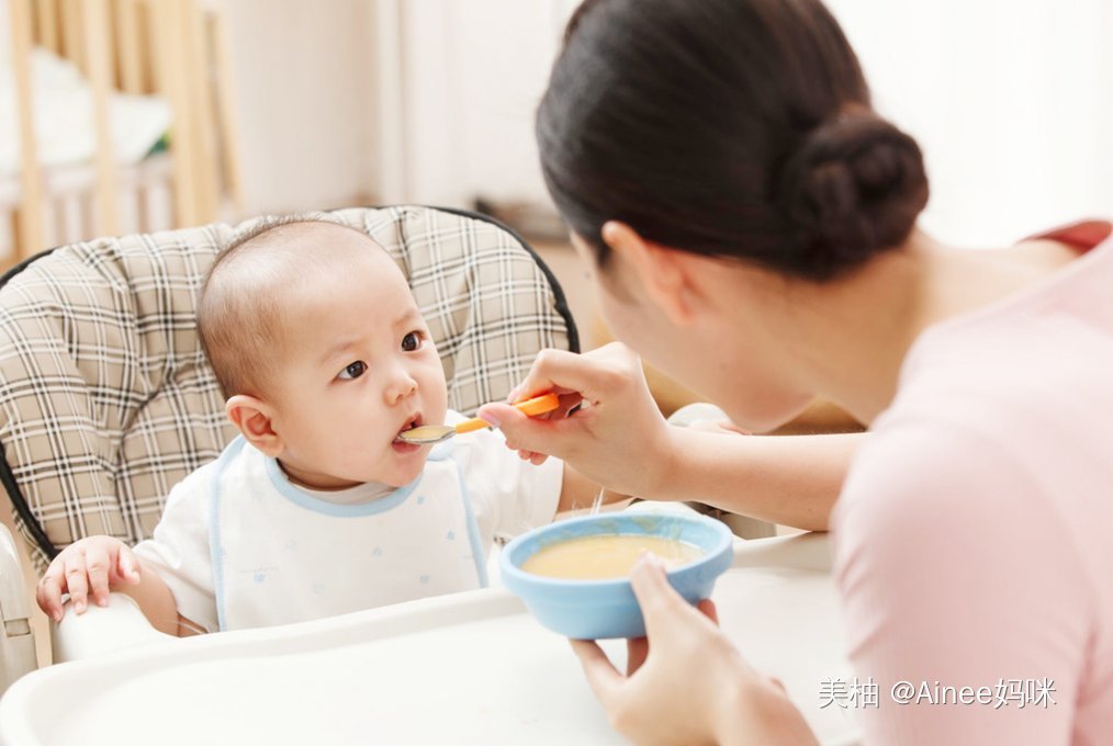 欣欣|想让宝宝顺利接受辅食？除了米粉选择正确以外，喂养方式也很关键