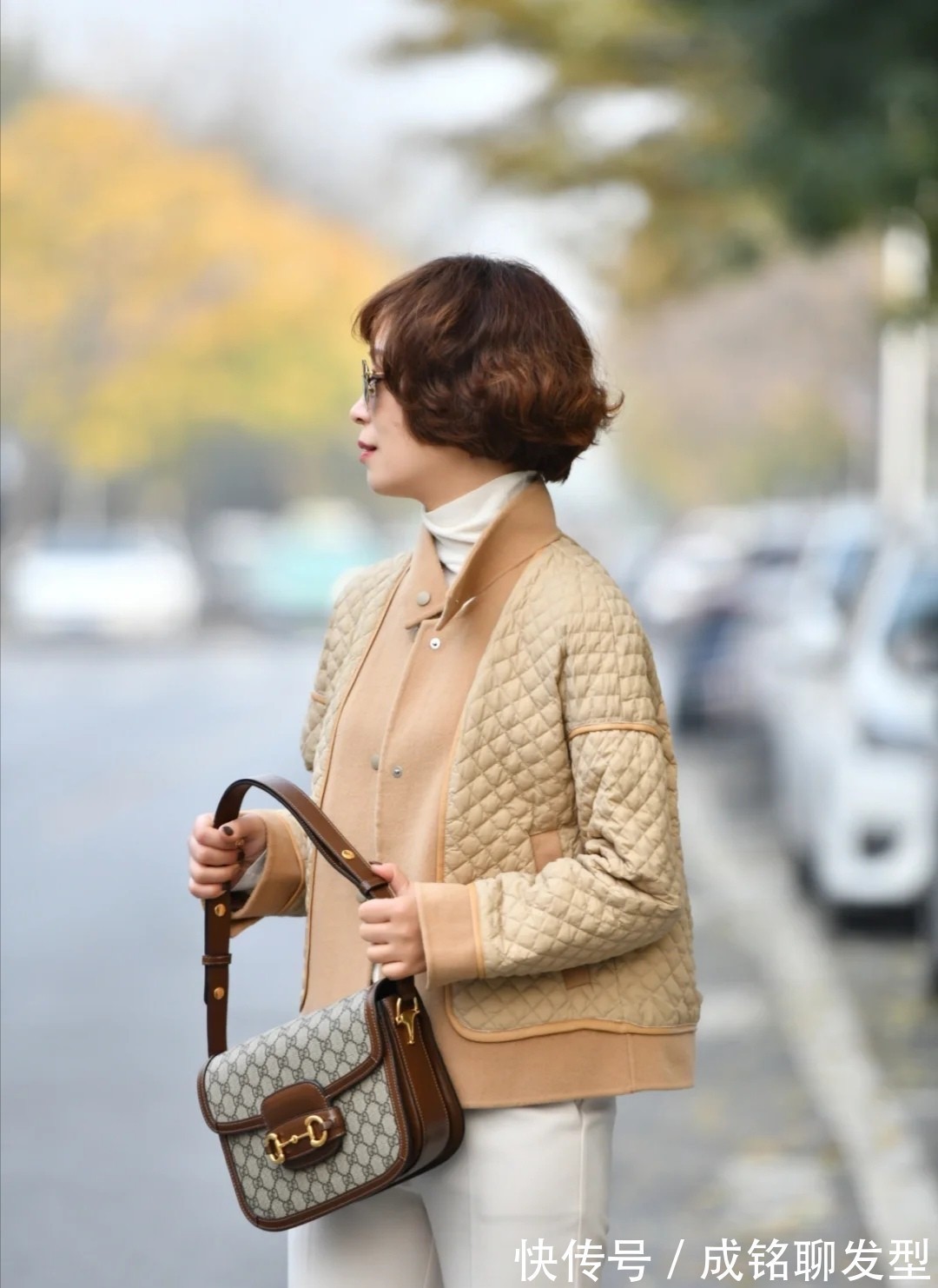 裤装 奔六的妈妈们这样打扮,自然真实不装嫩,既保暖时尚又显年轻