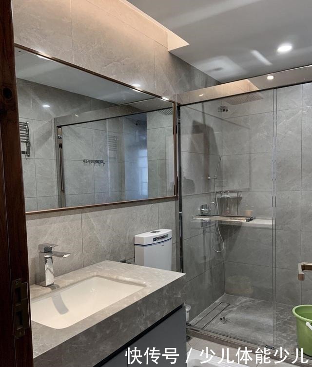 红木|土豪砸下千万,打造第一红木豪宅,一眼看过去都是人民币!