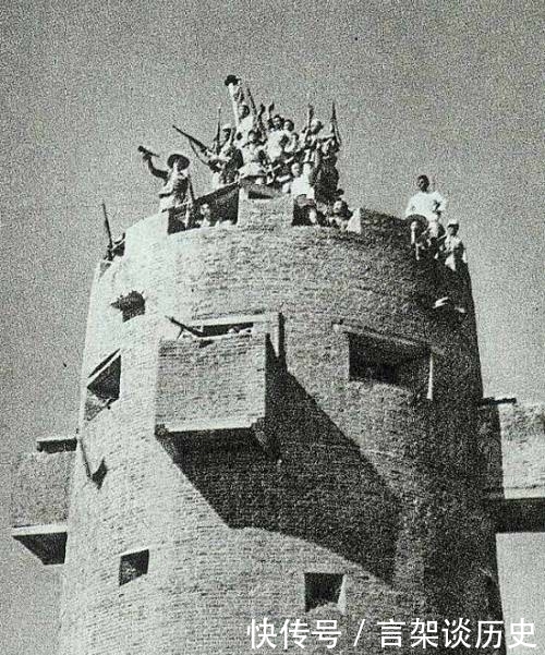 堡垒|日本兵躲在炮楼,游击队久攻不下,农民路过说:让我来收拾他们!