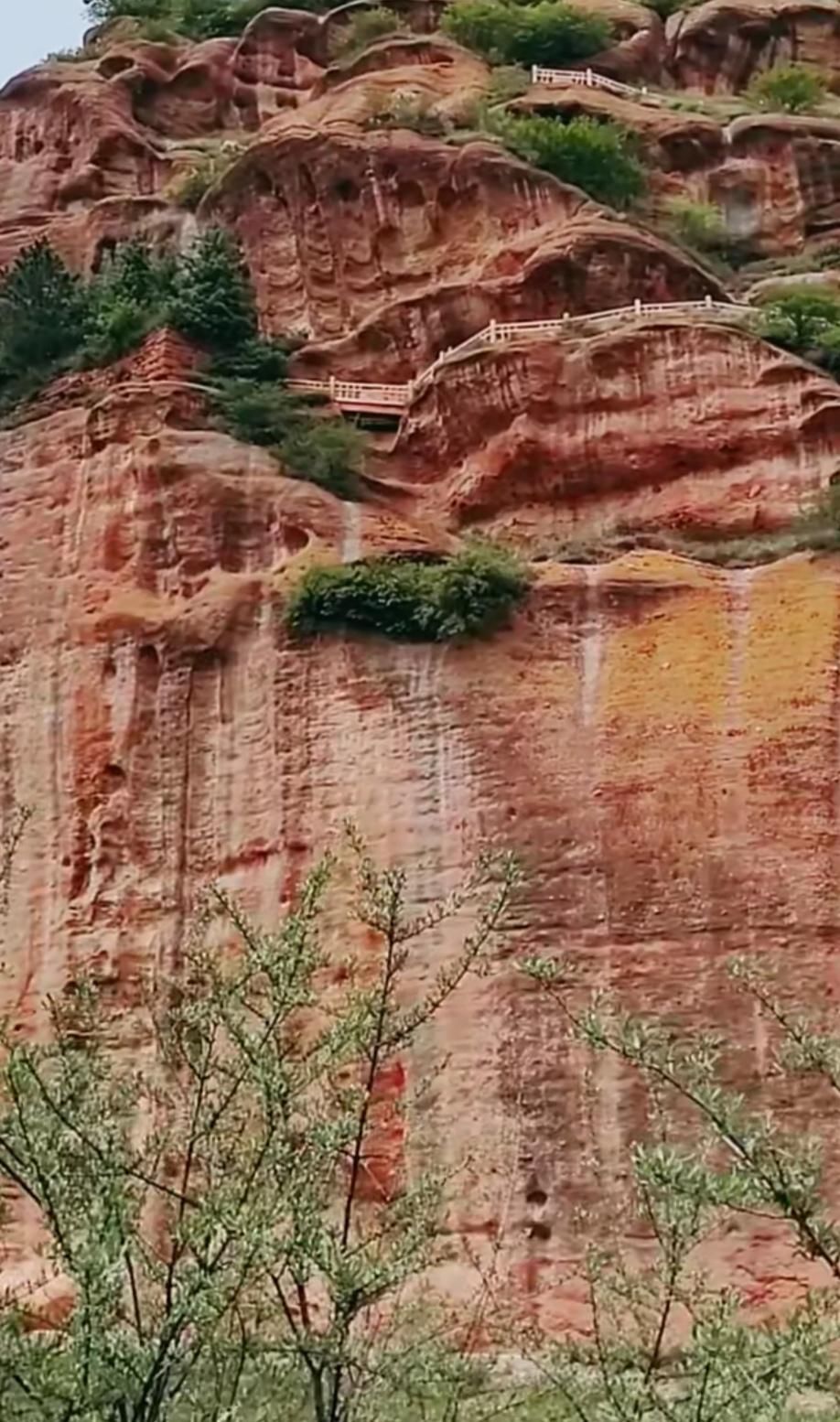 特别|七彩丹霞火石寨风景区，拥有丹霞地貌