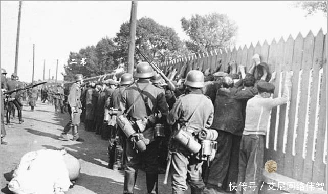 二战|老照片:二战纳粹德军杀戮犹太裔人的镜头 越过时光依旧满眼悲伤