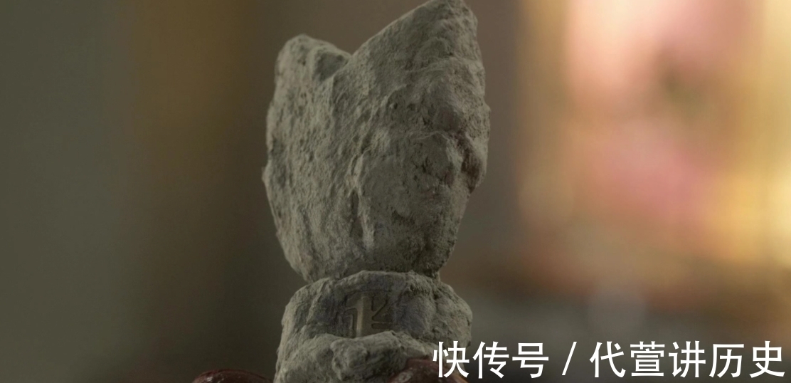 神光棒|特利迦奥特曼:新旧变身器对比,哪一个才是三千万年前的遗物?