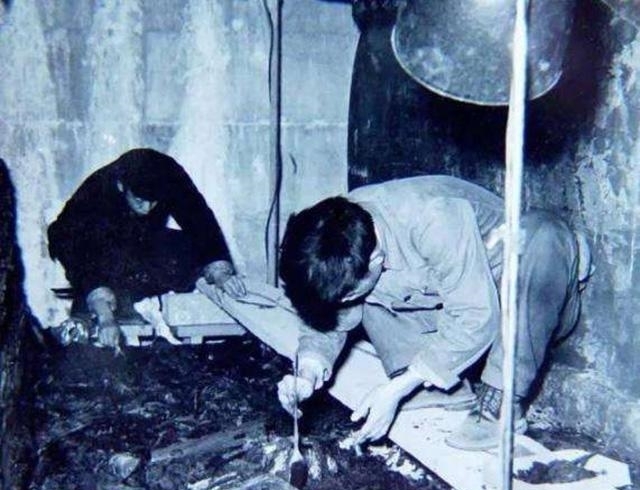 1956年定陵考古:金刚墙打开后散黑烟,考古人员放公鸡探路