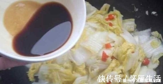 爽脆|炒白菜时，牢记“3窍门”，白菜炒好爽脆可口，和饭店的一样好吃