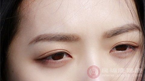 怎样消除眼袋眼纹