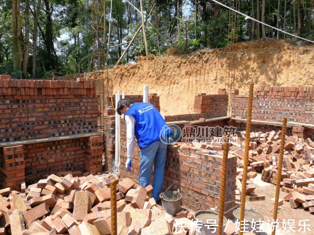 砖混|他花70万在乡下建四合院,庭院曲径幽深,堪比王府豪宅!
