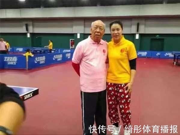 乒乓球|王楠宴请他，中国乒乓球元老，78岁一手造就了今天的世界第一国乒