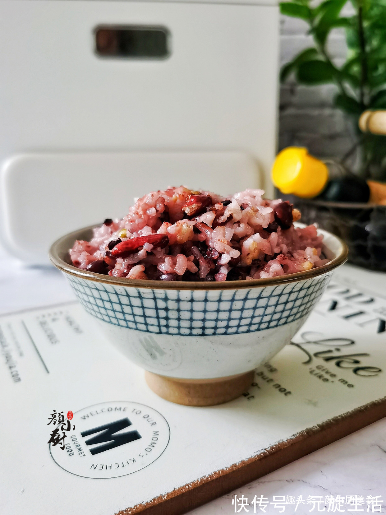 煮米饭时,有人放油,有人放盐,大厨都不对,这样才香!