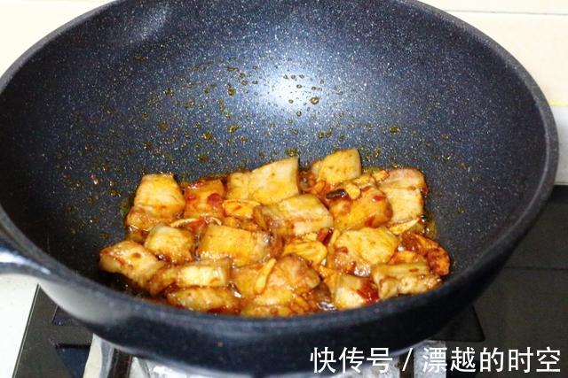 一家三口的晚餐，都是家常菜，一顿成本不到30元，吃得特舒心