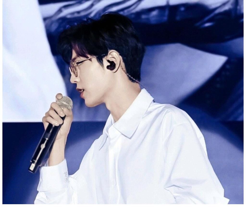 肖战冬至自带话题,还询问粉丝喜欢什么口味,非常满足