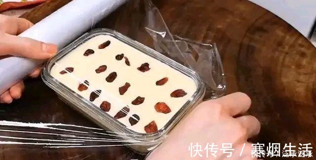 酸奶新吃法,简单2步一次成功,做出来的酸奶蛋糕,孩子抢着吃