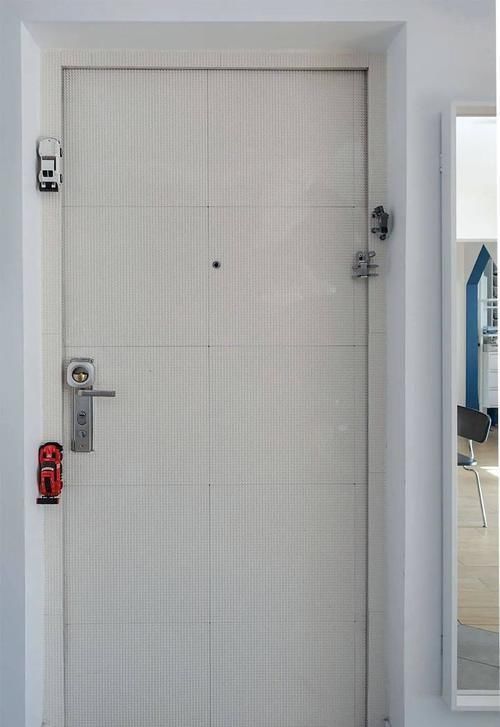 乐高积木|花300块改造的丑门，竟成了家里最好玩的地方？