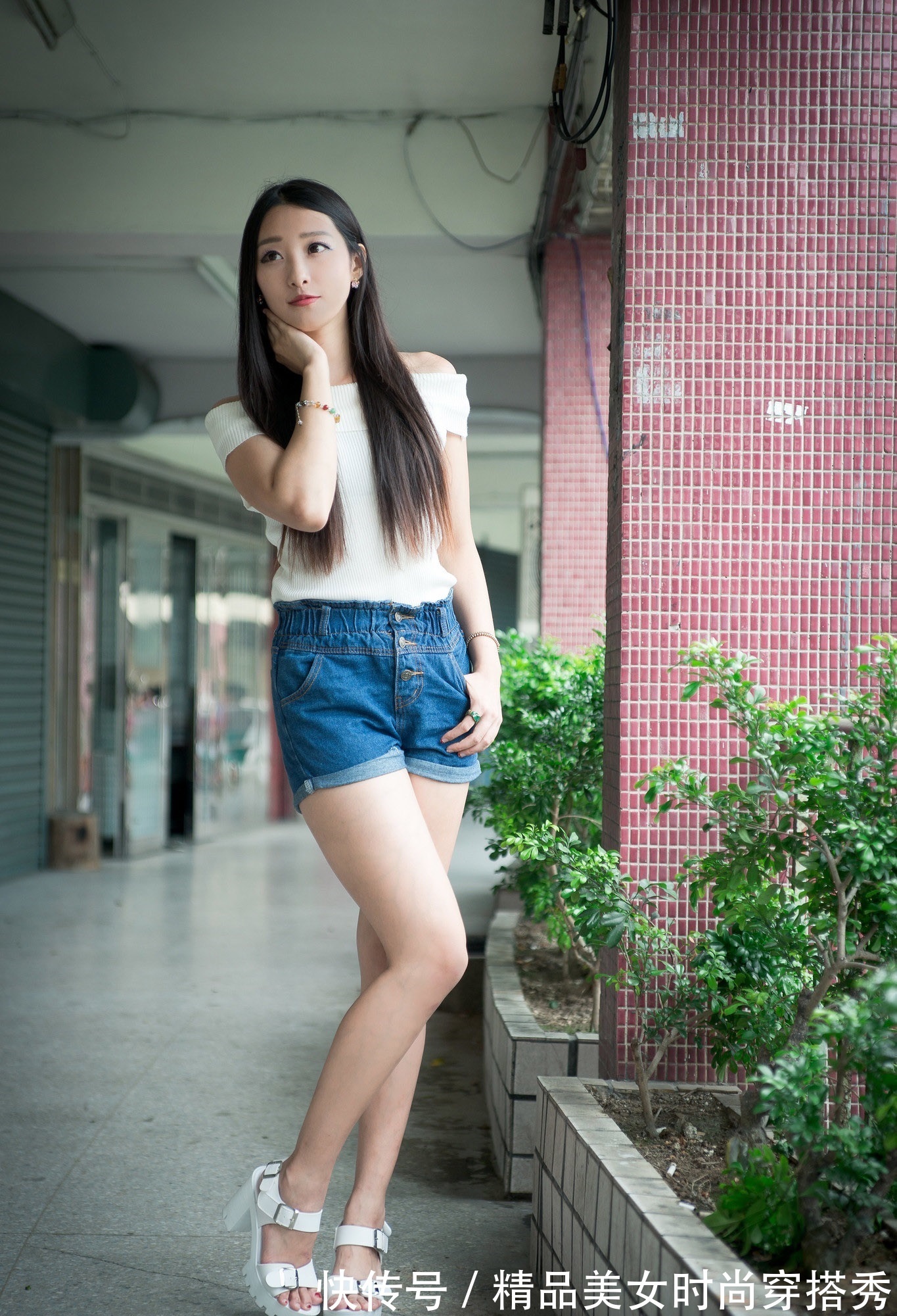 穿搭|暑假即将来临，这位小姐姐的出游穿搭很是休闲舒适