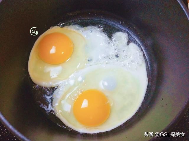  鸡蛋这样做，太香了，早餐搭配一碗面条，孩子吃了一大碗