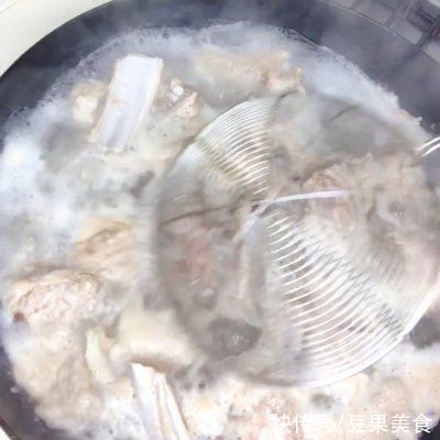 一吃就上瘾的双色萝卜羊排