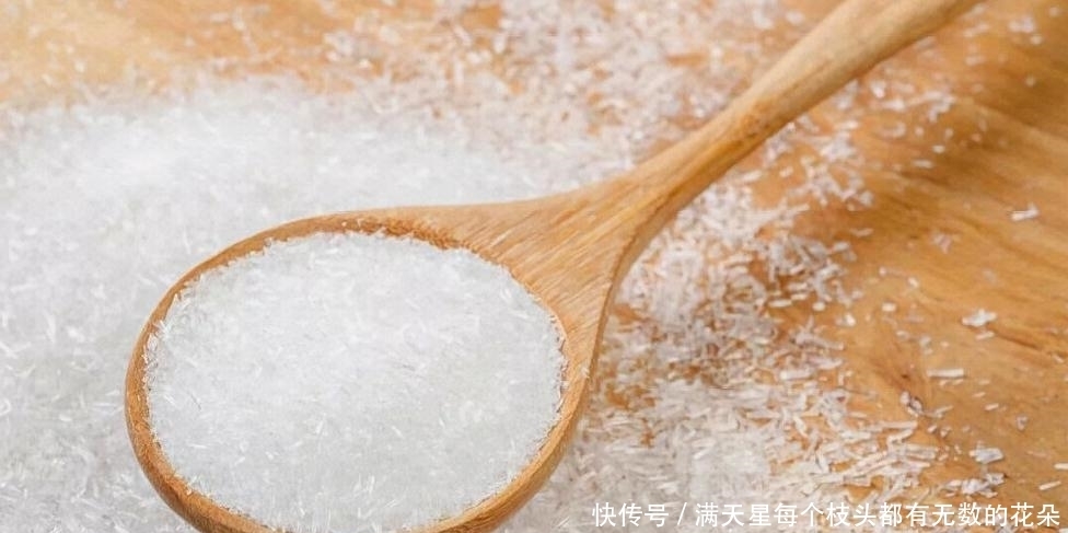 天气一热,鱼儿就不好钓?饵料中添加这些小“配料”,上鱼那叫快