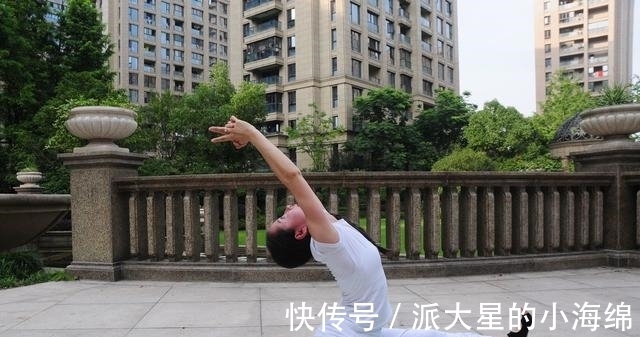 养心|90后美女导游，工作之余，练习瑜伽，一招一式很专业