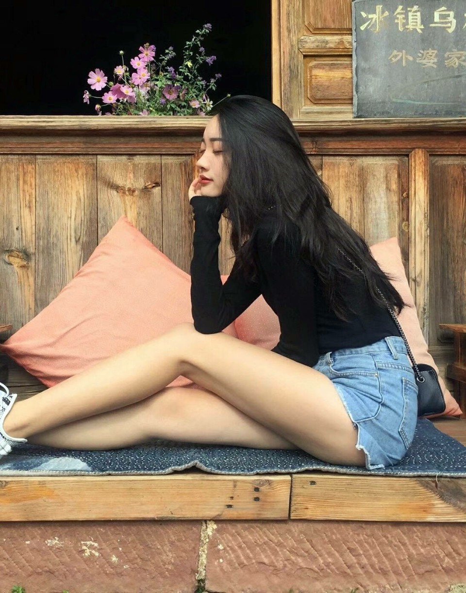 风采 美女身材又很好, 亭亭玉立, 风采十足