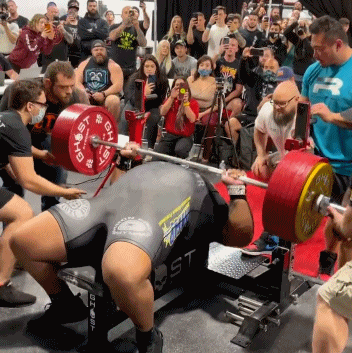 重量|超重量级的力量大神，体重197公斤“无装备”卧推355公斤