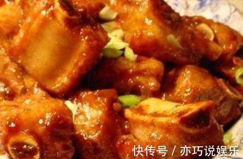 做红烧排骨，还只会加酱油多这一步加点“它”，吃完还想舔骨头