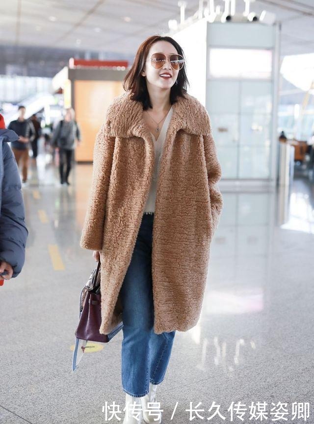 时尚|冬季摇粒绒外套不好穿?不急与靴子搭配起来,简单时尚又洋气