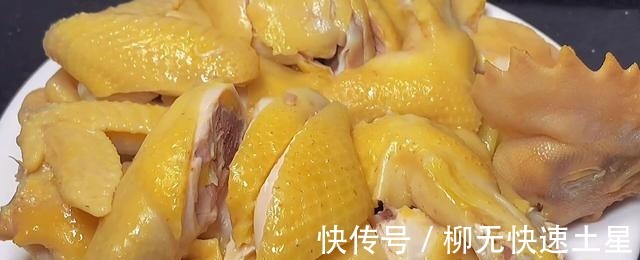 厨师长分享正宗白切鸡做法,步骤详细,皮爽柔滑,咬一口满嘴香!