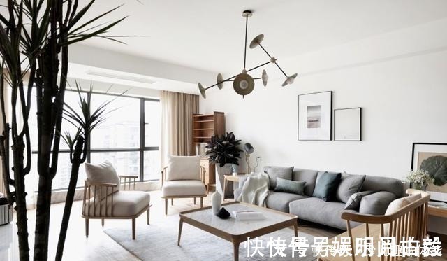 客厅|220㎡原木风设计,4室2厅3卫,一进门,就被客厅迷住了!