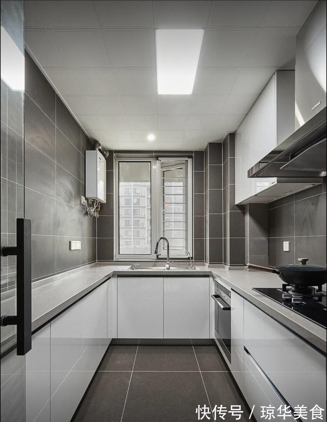 实用|小厨房别光知道装L型橱柜,贴边打20公分不对称U型柜,更实用!