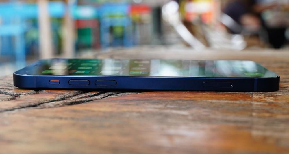 显示屏|iPhone 12评测:对美学的一种回溯,但具有惊人的设计