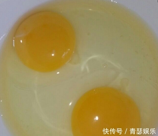 鸡蛋|1个西红柿、2个鸡蛋、3个人的早餐!