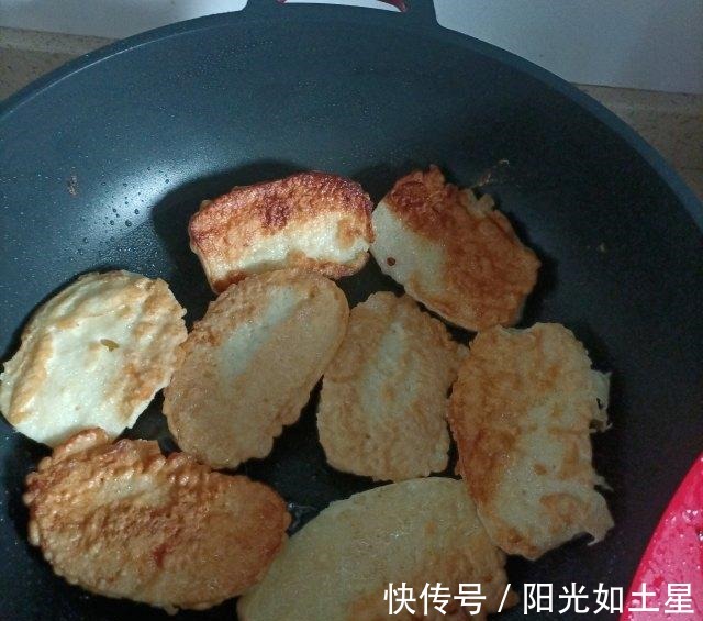 煎馒头片，剩馒头这样做，快手又好吃！