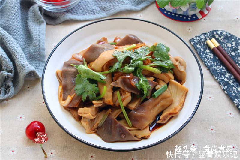 快捷|猪肚此做法,简单快捷,煲一煲,拌一拌就上桌,鲜嫩爽脆真好吃